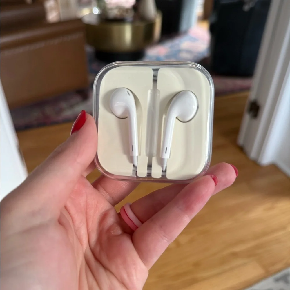 Apple Plug-In Headphones 3.5mm Headphone Plug
